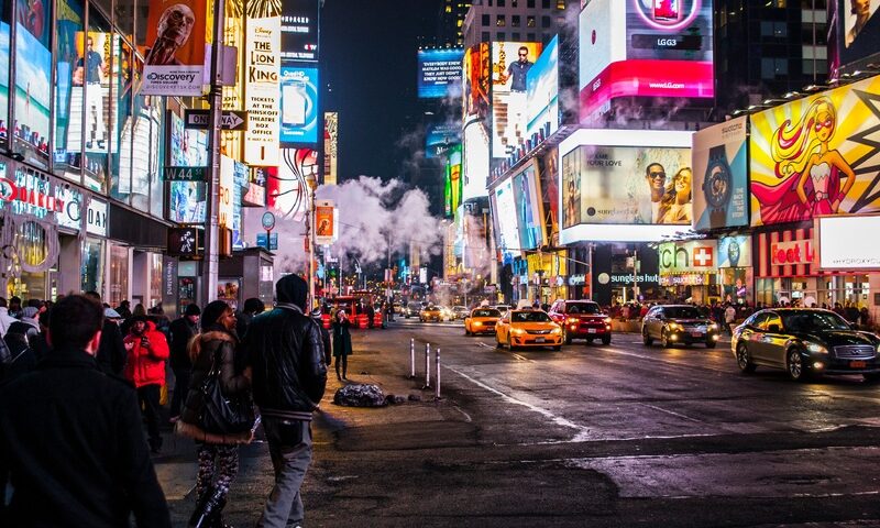 Les avantages du totem publicitaire lumineux